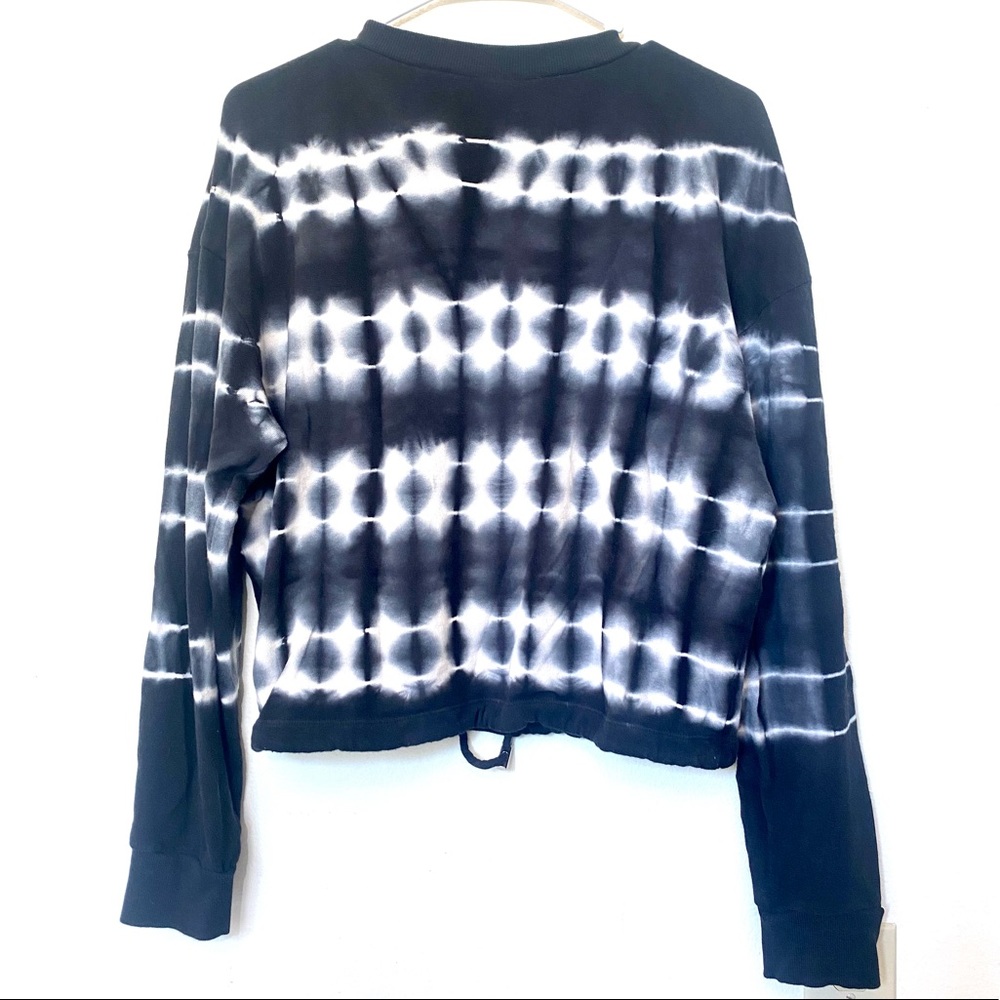 Black and white tie dye long sleeve top, juniors LG, No Boundaries - Picture 2 of 7